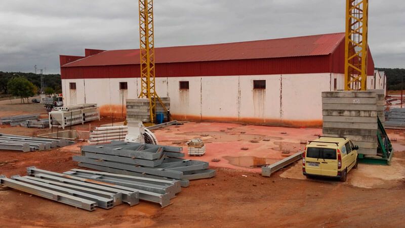Instalación de la nueva fábrica de piensos de Cepiva en Badajoz